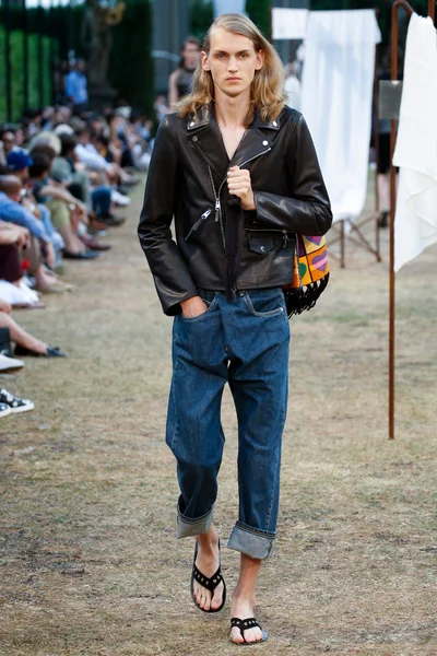 Look 26